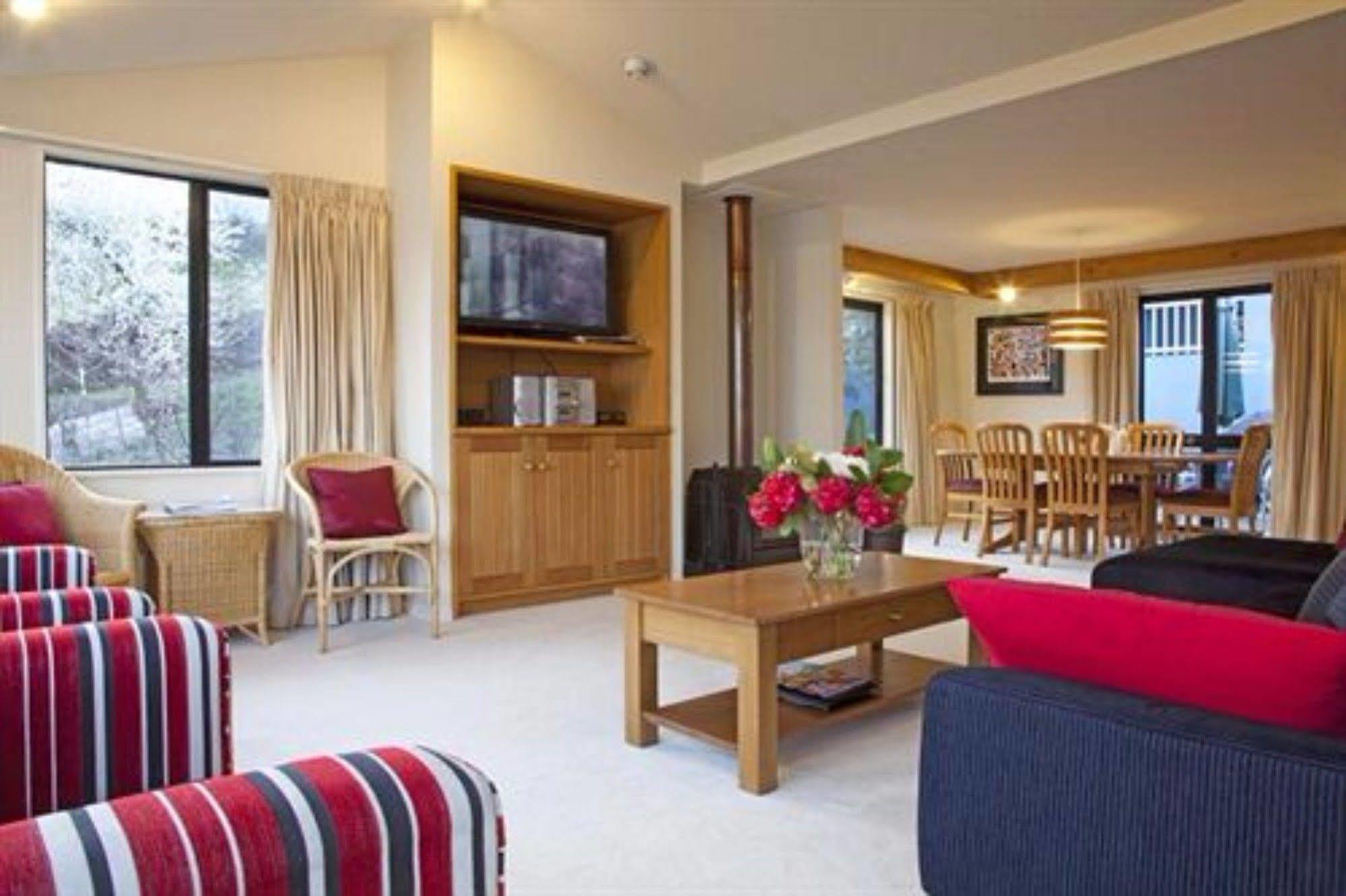 Apartments At Spinnaker Bay Queenstown Exterior photo