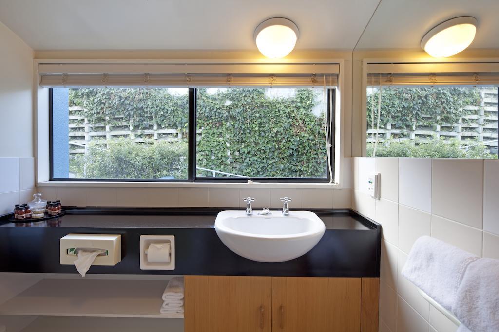 Apartments At Spinnaker Bay Queenstown Exterior photo